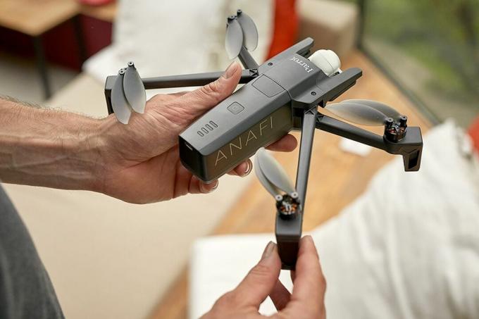 regalos tecnológicos: drone Parrot Anafi
