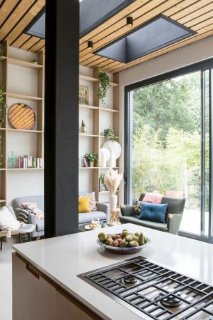 Удълженият дом на Уедфорд Грийн на Веруша Дая и Йогеш Бхола е изключително стилно пространство за излизане