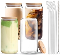 9. Bicchiere per lattina di birra Vozoka con coperchi in bambù e cannucce di vetro | Era $ 18,99