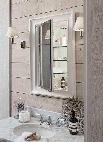 Το ντουλάπι τοίχου με καθρέφτη Jarrow είναι ιδανικό για αποθήκευση μικρού μπάνιου