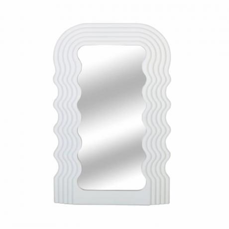 흰색 물결 모양의 프레임이 있는 거울