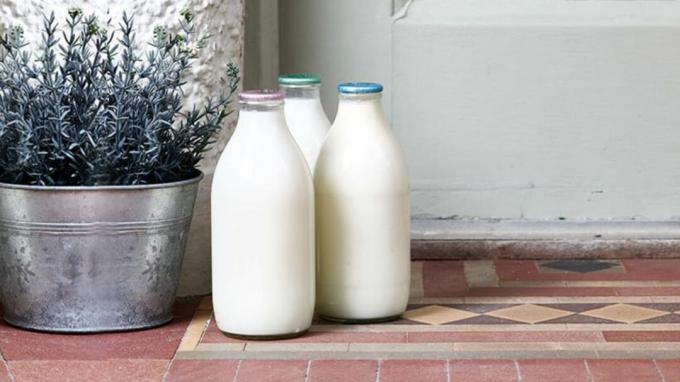 Leite e mais: leite na porta