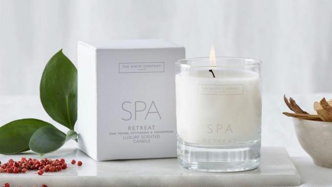 Най -добър домашен аромат: Свещта The White Company Spa Retreat Candle