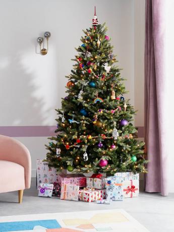 Kalėdų eglutės dekoravimo idėjos: John Lewis & Partners Belgravia Iš anksto įžiebta Kalėdų eglutė