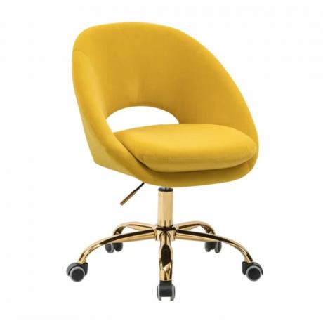 En gul kontorstol med gyldne ben og sorte hjul